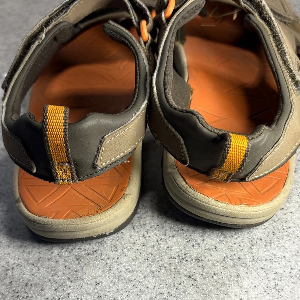 Teva Kids' Tan and‎ Orange Sandals size 4. Fc2